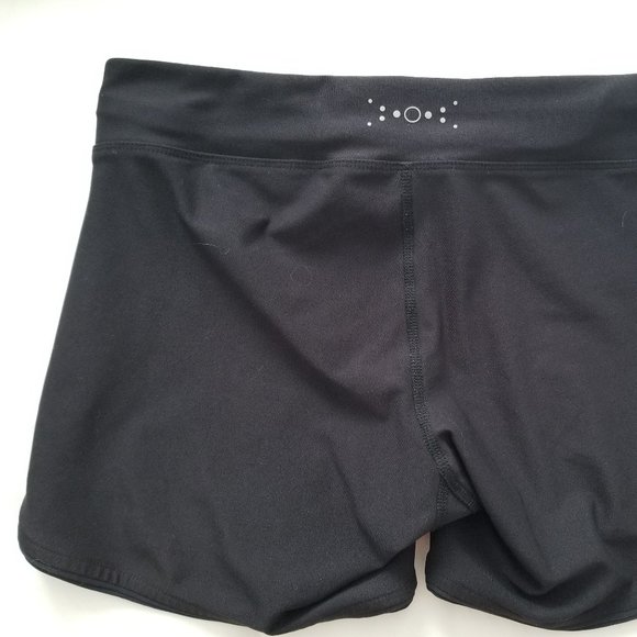 Running room black fitted shorts - Picture 4 of 4